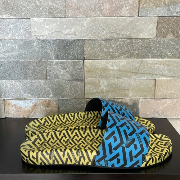 Versace Greca Monogram Flap Sandals - Picture 7 of 7